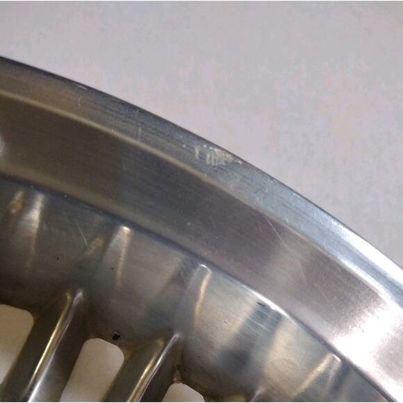 1971 1972 CADILLAC Wheel Cover Hubcaps OEM 71 72 - Picture 4 of 6